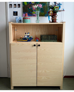 Elisa x Lundia, pieni Classic kaappi viiluovilla