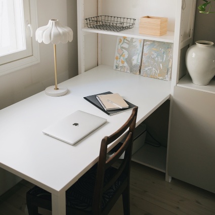 Design kirjoituspöydät ja työpisteet | Lundia