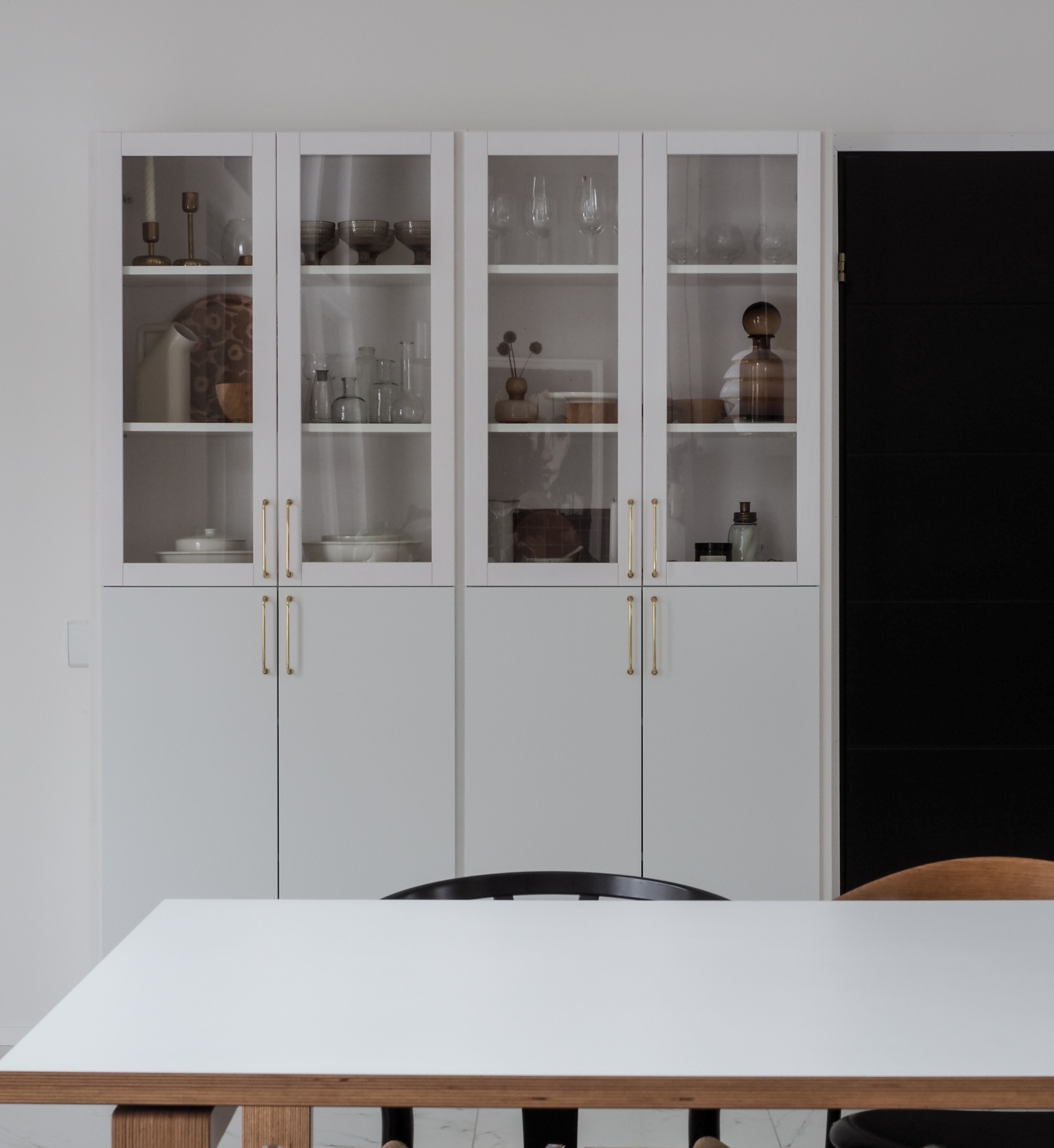 Lundia Classic valkolakattu vitriini